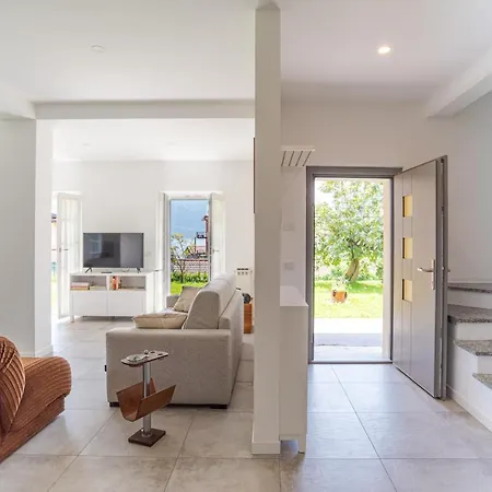 Casa Veligato 2 - Happy Apartment San Siro (Lombardy)