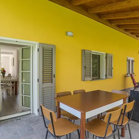 Apartment Casa Veligato 2 San Siro (Lombardy)